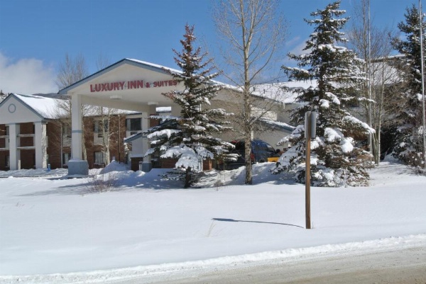 Luxury Inn & Suites image 16