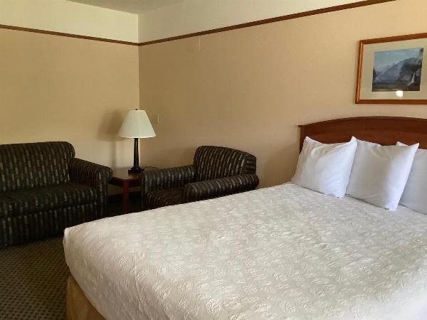 Luxury Inn & Suites image 3