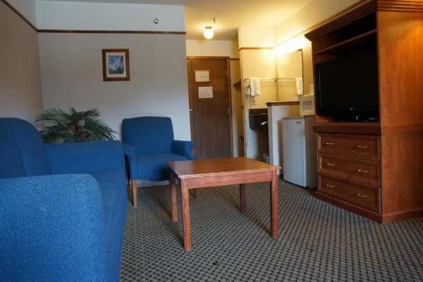 Luxury Inn & Suites image 9